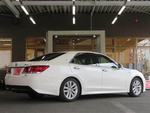 Toyota CROWN SEDAN 2014-03 196269-2