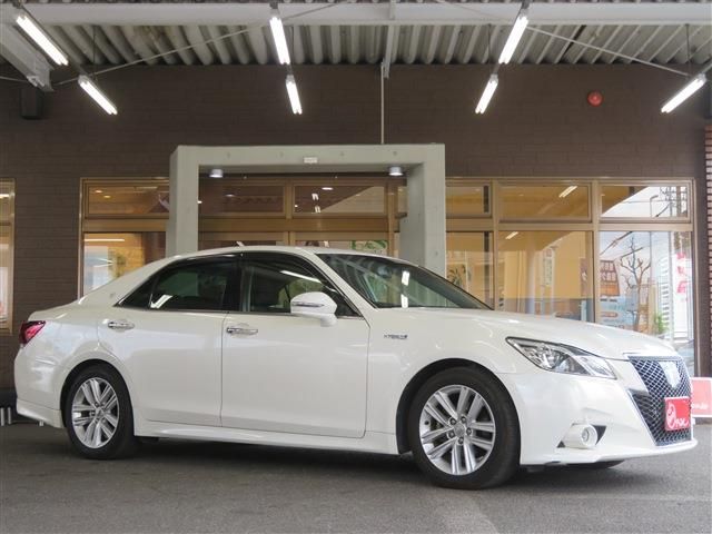 Toyota CROWN SEDAN 2014-03 196269-1