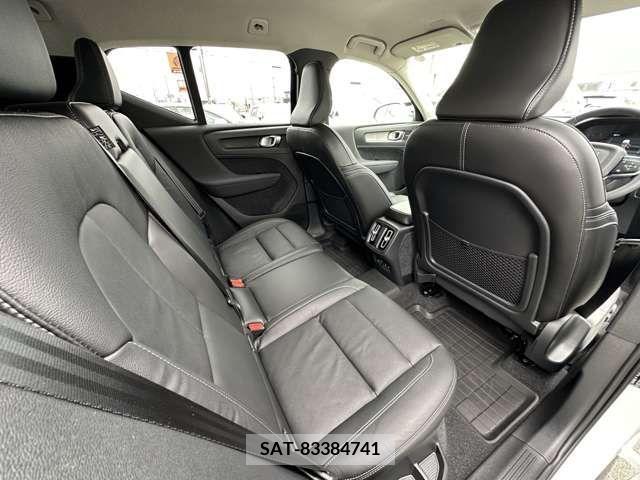 Volvo XC40 2022-11 320637-10