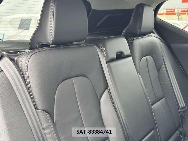 Volvo XC40 2022-11 320637-13