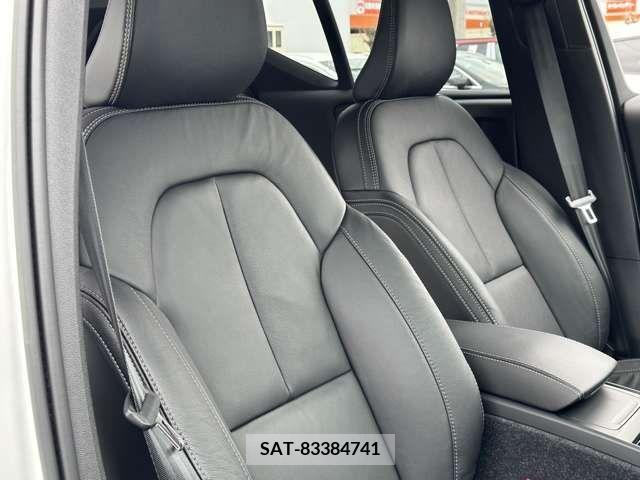 Volvo XC40 2022-11 320637-12