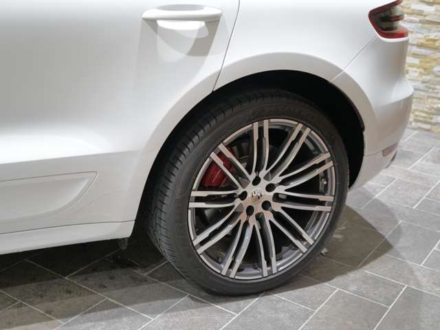 Porsche MACAN 2017-05 4834-11