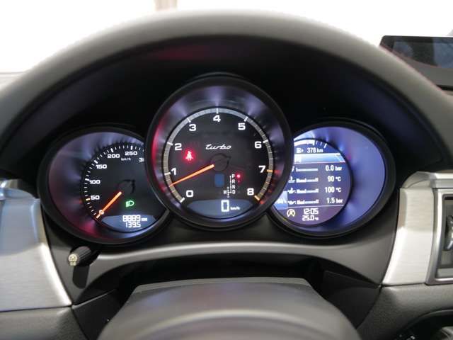 Porsche MACAN 2017-05 4834-14