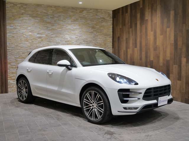 Porsche MACAN 2017-05 4834-4