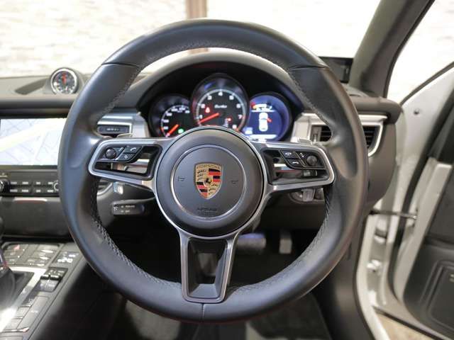 Porsche MACAN 2017-05 4834-13