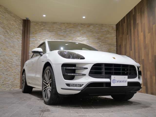 Porsche MACAN 2017-05 4834-3