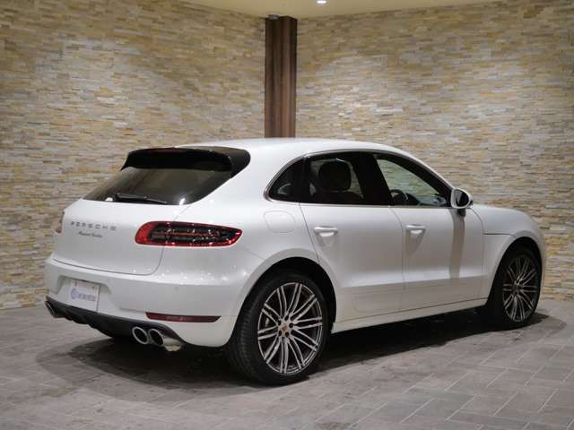 Porsche MACAN 2017-05 4834-6