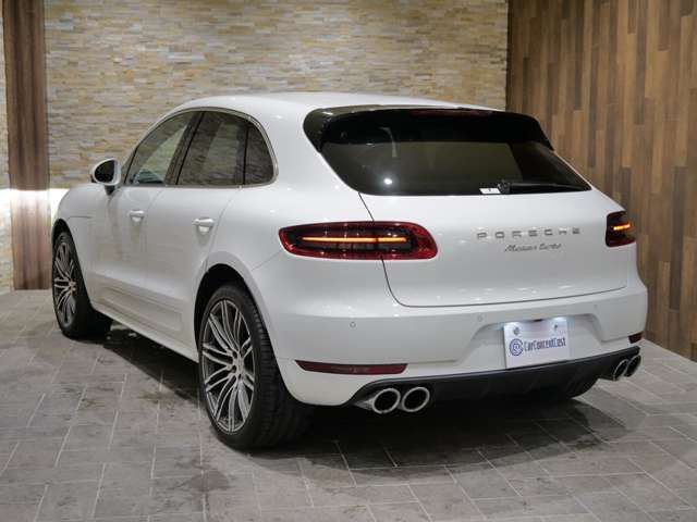 Porsche MACAN 2017-05 4834-9