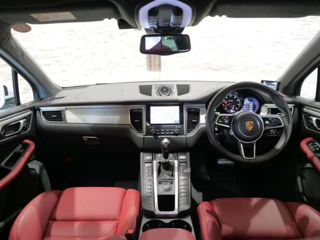 Porsche MACAN 2017-05 4834-12