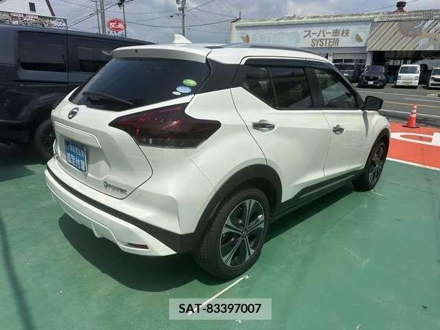 Nissan KICKS 2021-12 362281-12