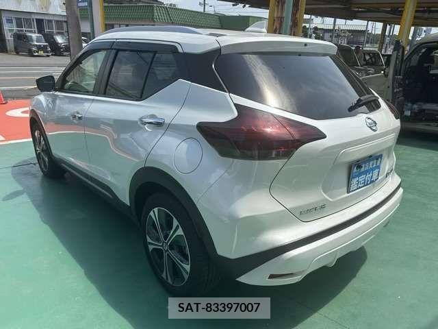 Nissan KICKS 2021-12 362281-3