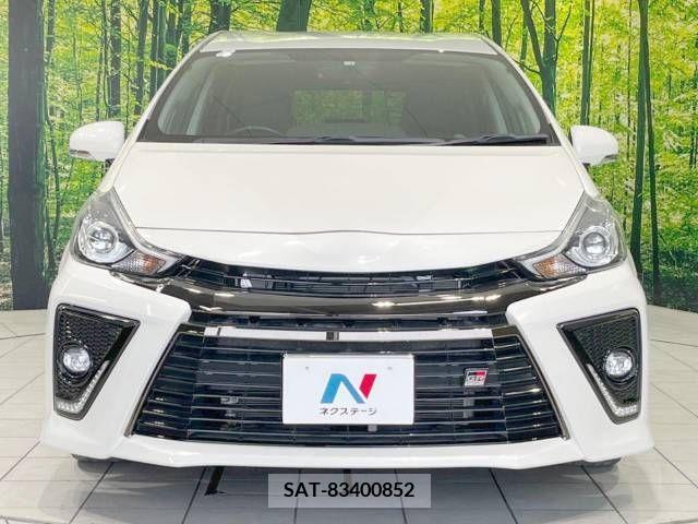 Toyota PRIUS ALPHA 2018-01 215289-14