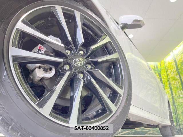 Toyota PRIUS ALPHA 2018-01 215289-13