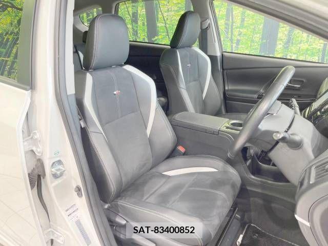 Toyota PRIUS ALPHA 2018-01 215289-8