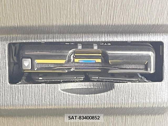 Toyota PRIUS ALPHA 2018-01 215289-7