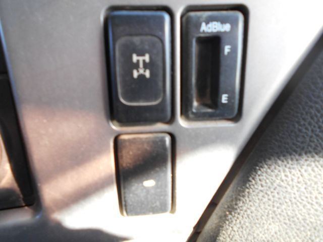 Nissan QUON 2008-08 192037-16