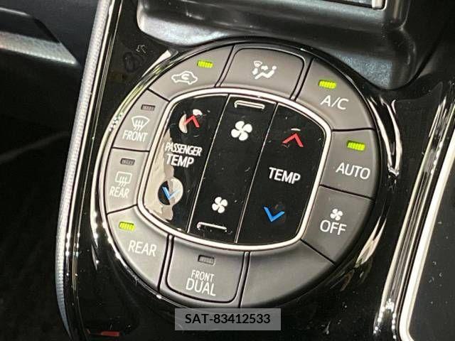 Toyota VOXY 2016-12 338204-6