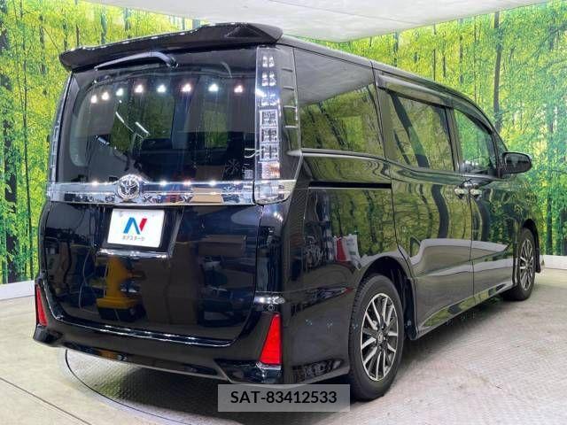 Toyota VOXY 2016-12 338204-18