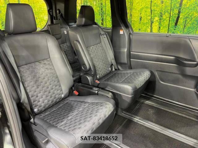 Toyota VOXY 2023-10 289029-12