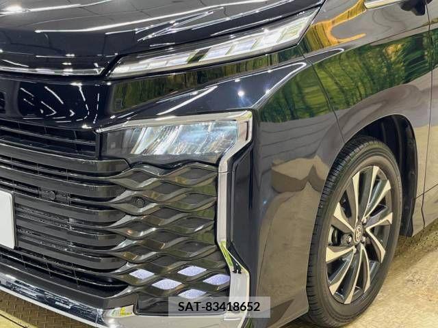Toyota VOXY 2023-10 289029-9