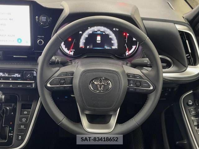 Toyota VOXY 2023-10 289029-8