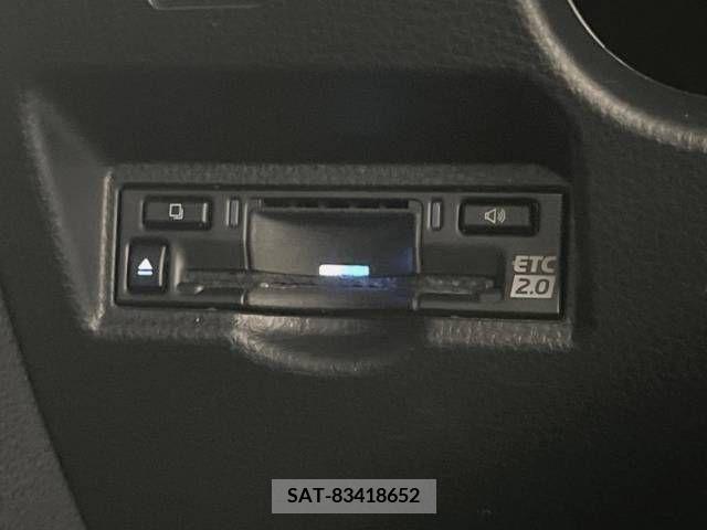 Toyota VOXY 2023-10 289029-6