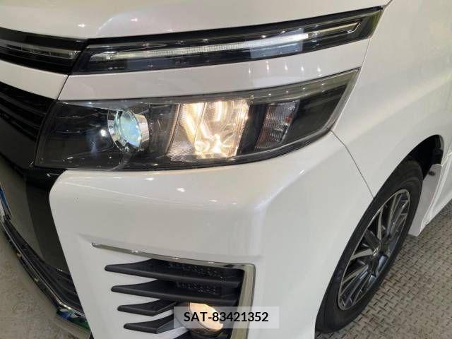Toyota VOXY 2014-09 331268-13