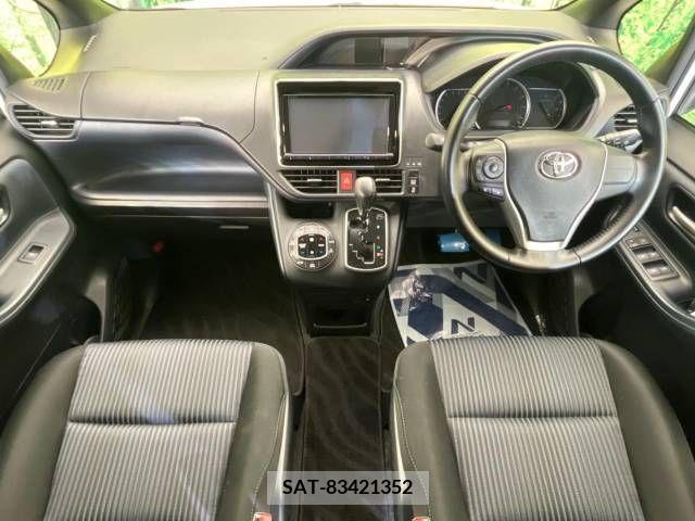 Toyota VOXY 2014-09 331268-1
