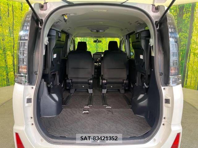 Toyota VOXY 2014-09 331268-11