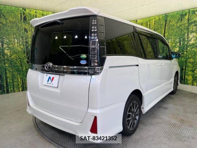Toyota VOXY 2014-09 331268-18