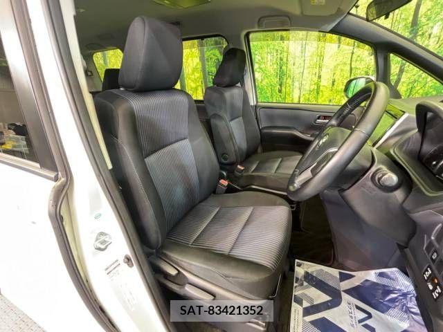 Toyota VOXY 2014-09 331268-8
