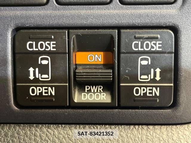 Toyota VOXY 2014-09 331268-6