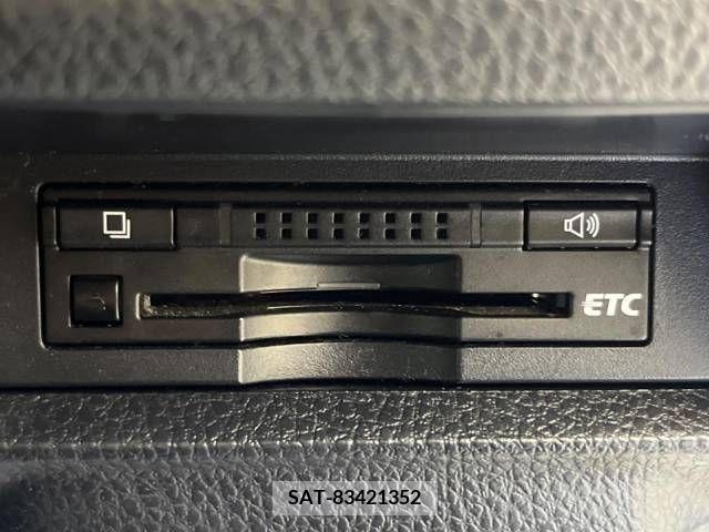 Toyota VOXY 2014-09 331268-5