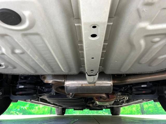 Toyota VOXY 2018-04 10567-19