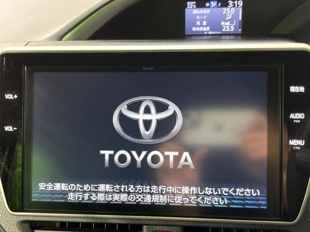 Toyota VOXY 2018-04 10567-2