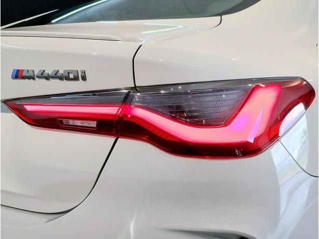 Bmw 4 SERIES 2022-05 12144-9