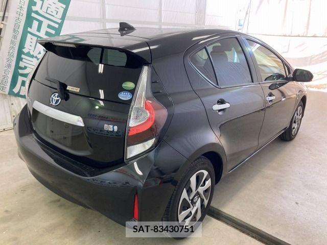 Toyota AQUA 2019-08 356152-4