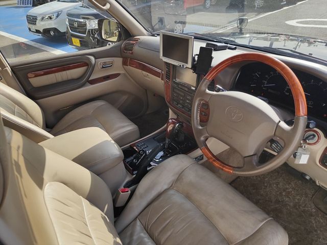 Toyota LAND CRUISER 2000-11 3698-10