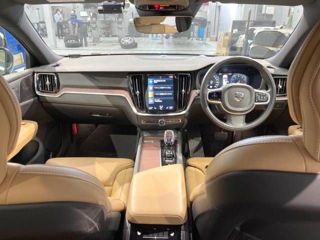 Volvo V60 2021-01 183985-1
