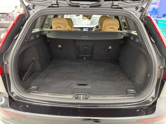 Volvo V60 2021-01 183985-11
