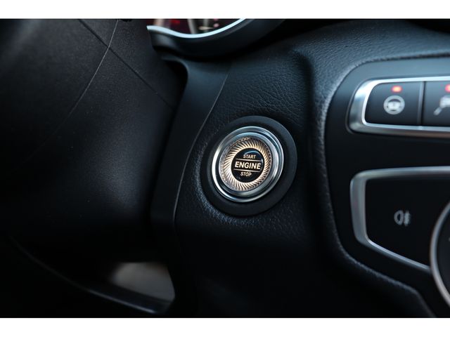 Mercedes Benz C-CLASS 2018-01 9392-15