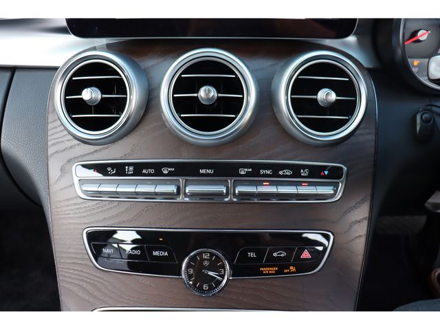Mercedes Benz C-CLASS 2018-01 9392-11