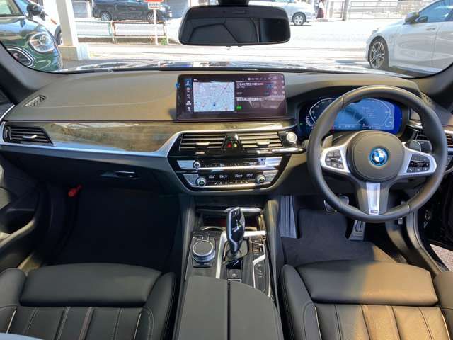 Bmw 5 SERIES 2022-09 185732-1