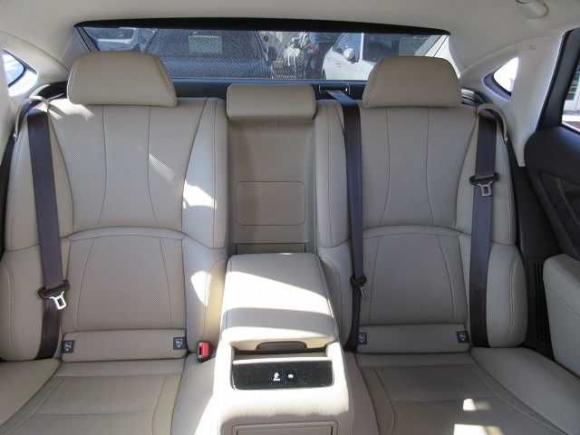 Lexus LS 2017-12 190814-9