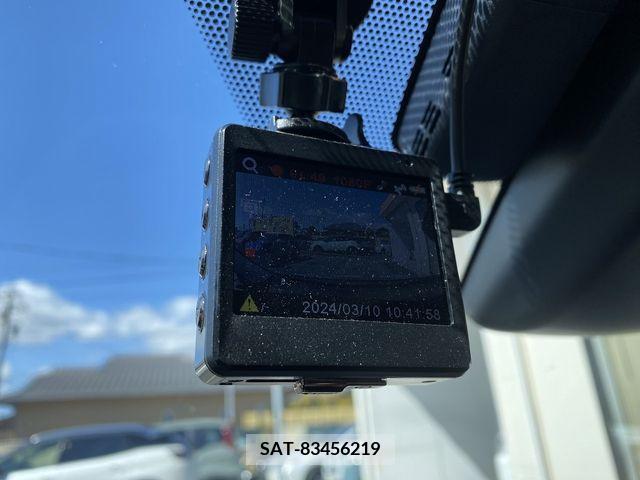 Toyota PRIUS 2016-05 235450-11