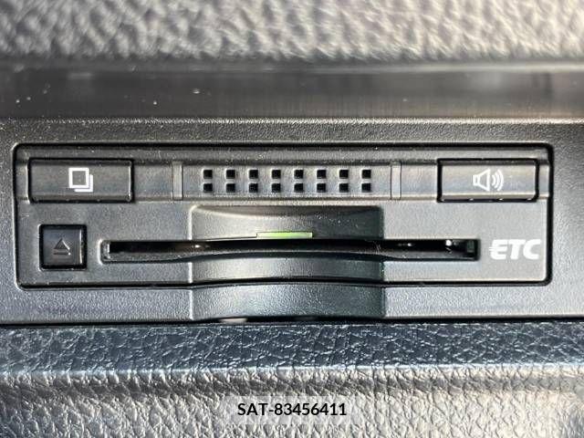 Toyota VOXY 2015-07 321443-5