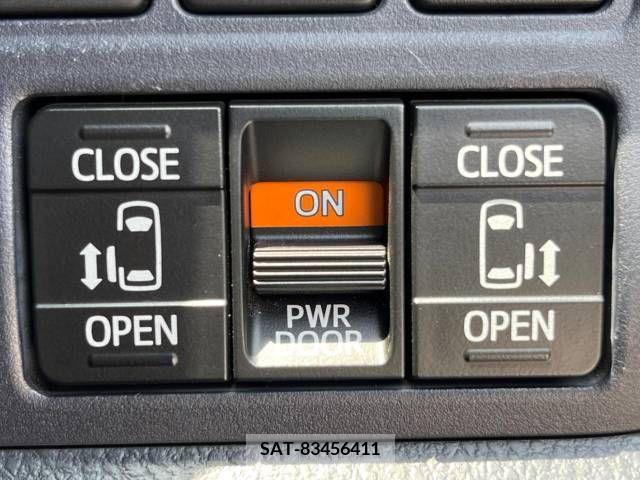 Toyota VOXY 2015-07 321443-4