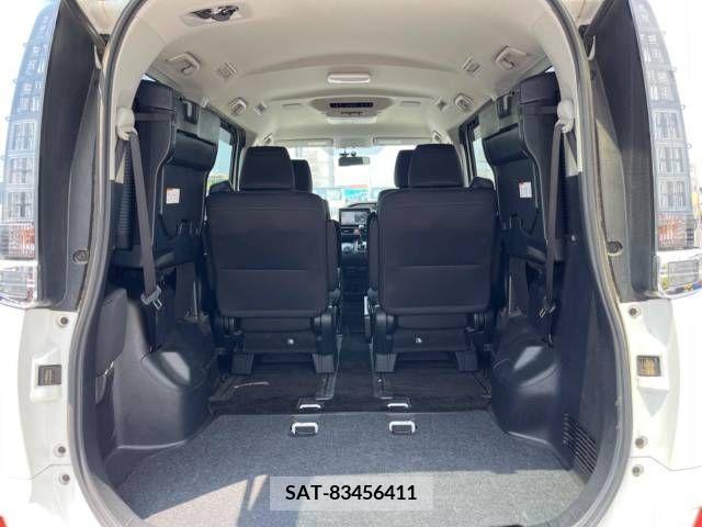 Toyota VOXY 2015-07 321443-13