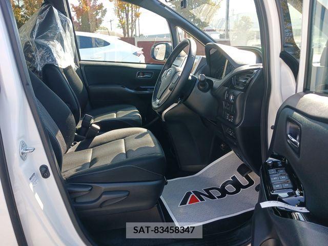 Toyota VOXY 2019-10 203085-9