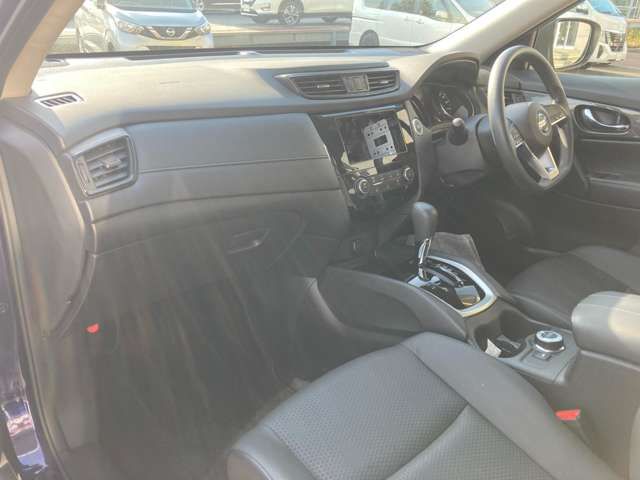 Nissan X-TRAIL 2020-09 15822-12